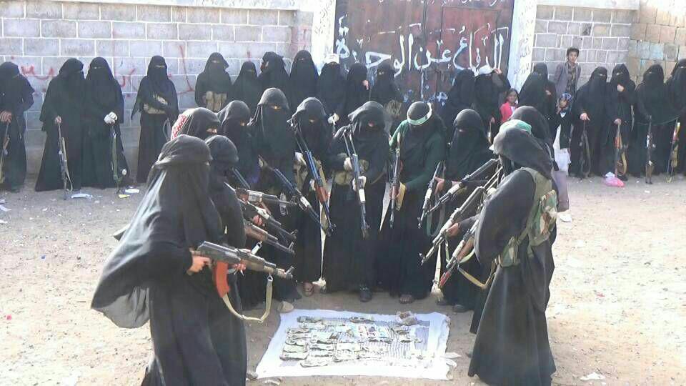 تظاهرات نسائية مسلحة في صنعاء تدعو للقتال إلى جانب الحوثيين