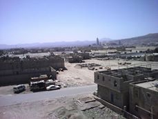 الجيش يقصف مواقع الحوثيين في همدان وعيال سريح وأنباء عن تدمير منازل لقياديين حوثيين في بني ميمون