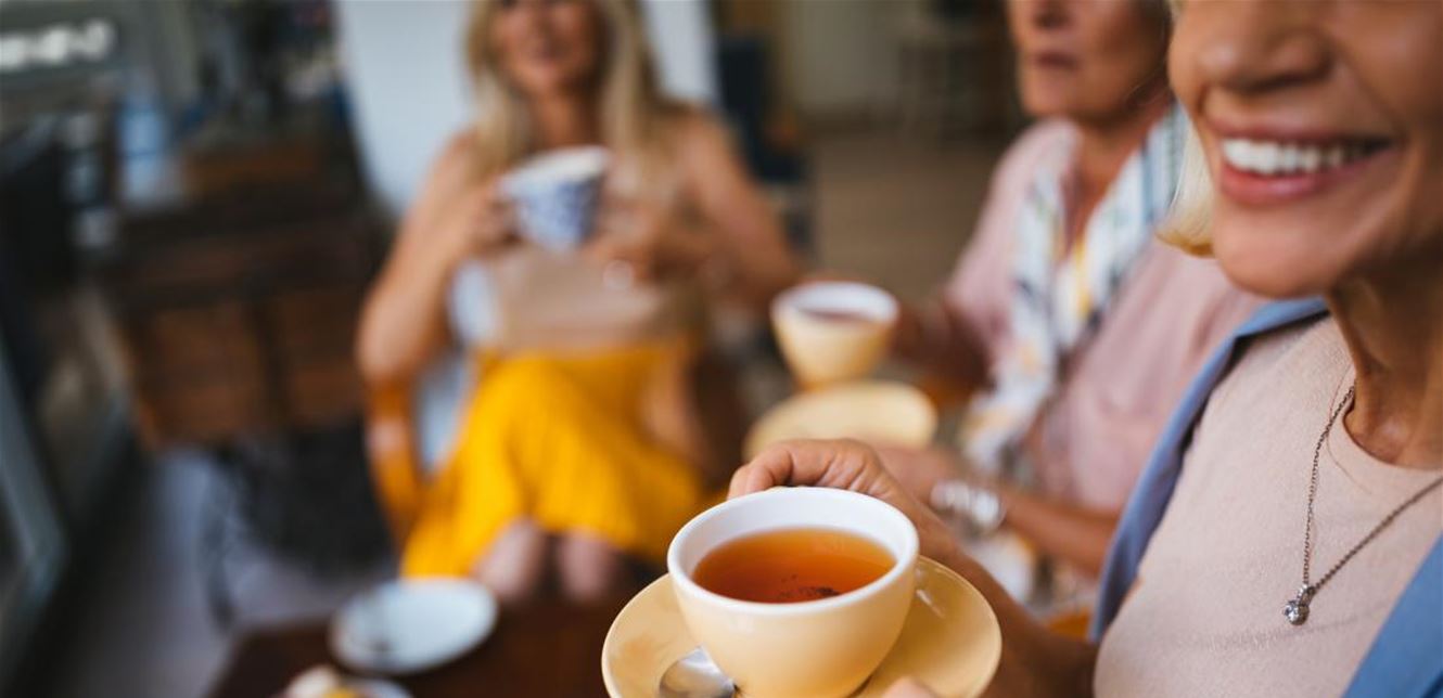 ما هي مخاطر الإفراط في شرب الشاي بشكل يومي؟