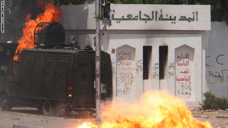 مصر : اشتباكات دامية بين الأمن وأنصار مرسي وأنباء عن ضحايا