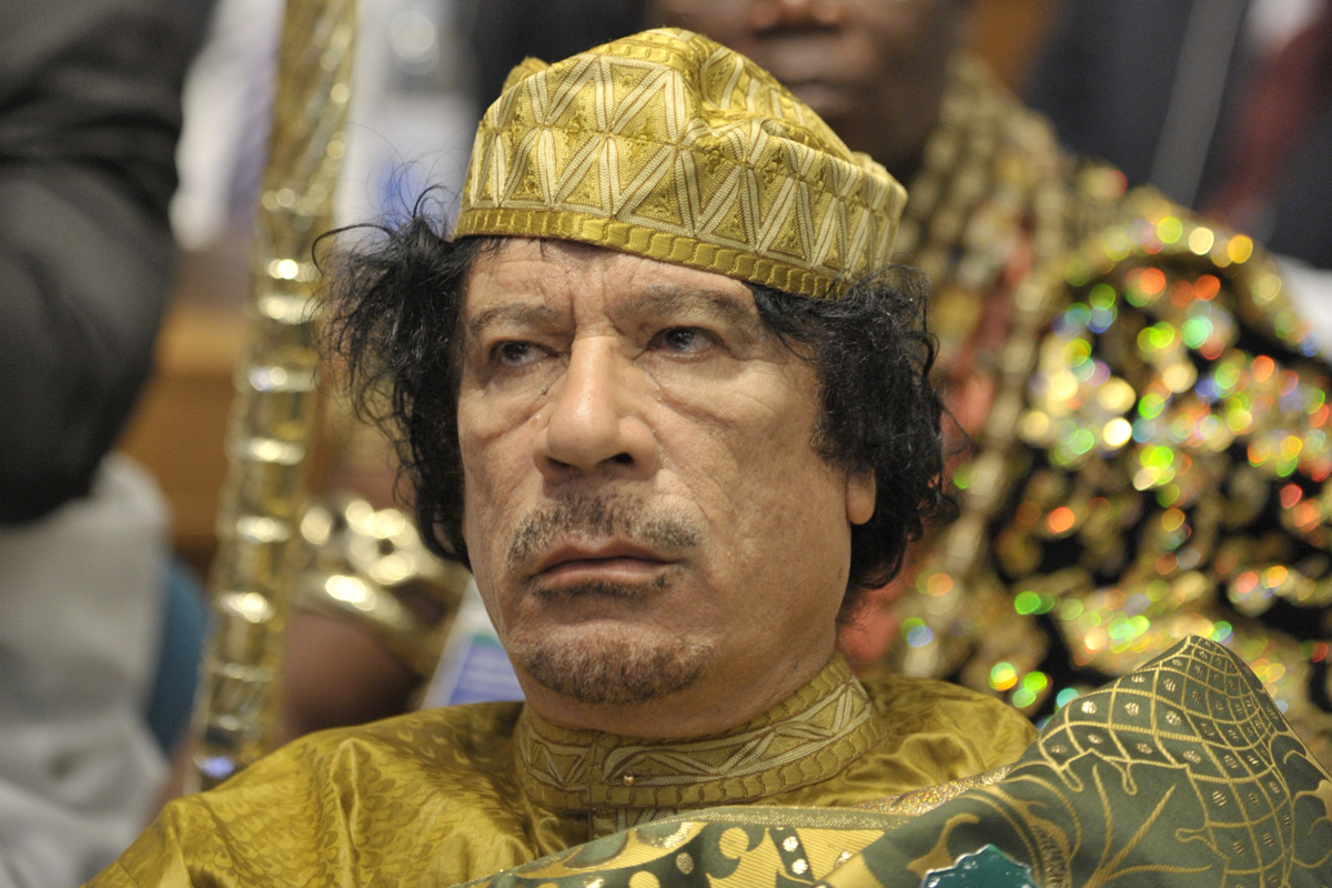 عائلة القذافي تعرض 25 مليون دولار على الرجل الذي يعرف موضع قبره وهكذا ردّ عليهم