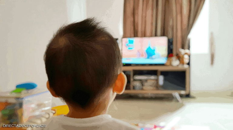 تبعات مشاهدة التلفاز على مهارات الأطفال اللغوية