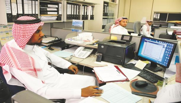 السعودية..نظام العمل الجديد يثير مخاوف الموظفين