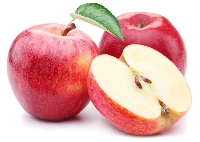 دراسة: تفاحة واحدة في اليوم فقط لاتغني عن زيارة الطبيب