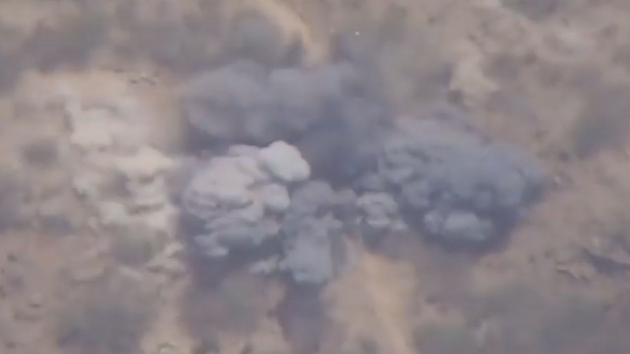 شاهد بالفيديو.. طيران التحالف يسحق تجمعات الحوثيين في نهم
