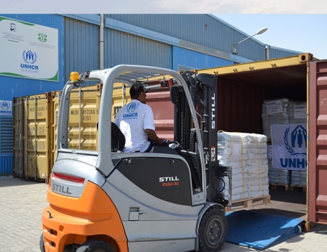 شحنة مساعدات إنسانية بقيمة 3 ملايين درهم تغادر دبي إلى صنعاء