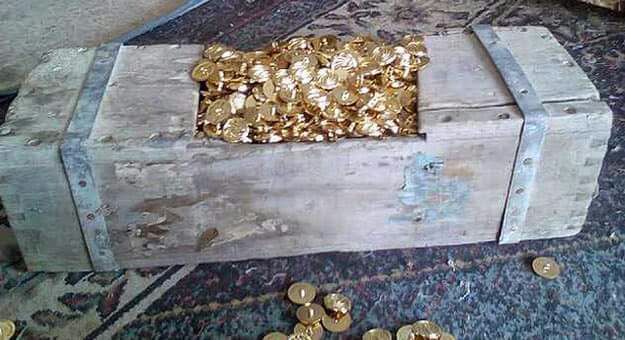 مواطن يعثر على مقبرة أثرية مليئة بالكنوز في المحويت