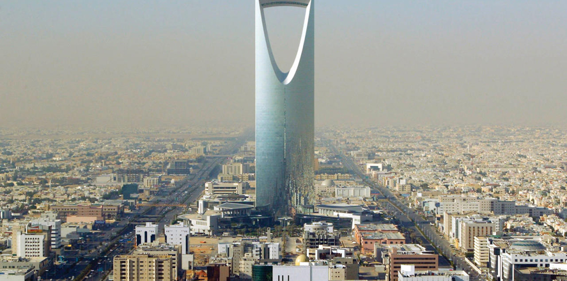 سعودي يمنح مواطنا نصف ملكية شركته ..تعرف السبب