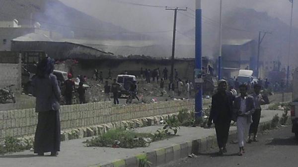 حريق يلتهم مخزنا للمهمات العسكرية بوزارة الدفاع في صنعاء