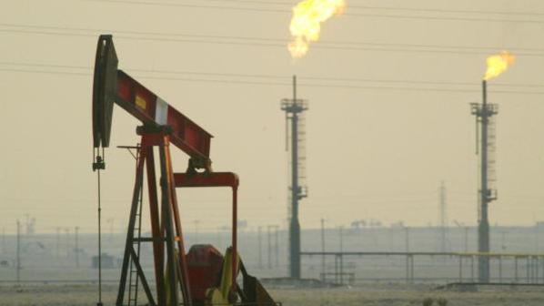 وزارة النفط تعلن تأهل  شركة نفطية للحصول على حق الأمتياز في 20 قطاع نفطي (الأسماء)