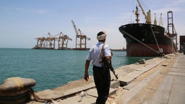 التحالف العربي يتهم الحوثيين باحتجاز سفينة كورية قبالة سواحل البحر الأحمر 