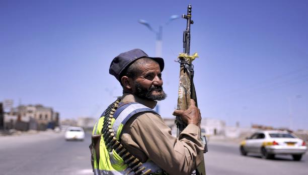 مخاوف من استيلاء الحوثيين على قلعة اليمن الصناعية