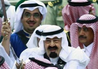 صحيفة مصرية: الملك السعودي يصارع الموت وجدل حول الخليفة القادم