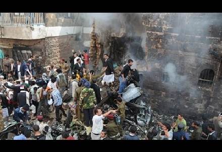 وزارة الدفاع تكشف تفاصيل جديدة عن الطائرة المنكوبة أمس بصنعاء ونشر أسماء الضحايا