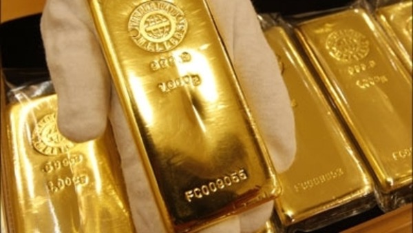 الذهب يتراجع لـ1207 دولارات مع انتعاش عملة أميركا