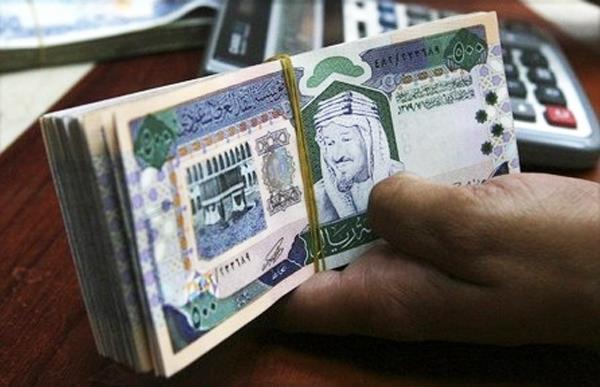 تعرف على مكافآت ورواتب كبار التنفيذيين في الشركات السعودية في 2016... البنوك و«سابك» الأعلى