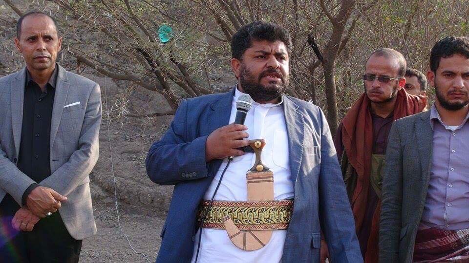 البؤس على وجه محمد علي الحوثي خلال حضوره تخرج مجموعة من المقاتلين ... هل حانت النهاية ؟ (صور)
