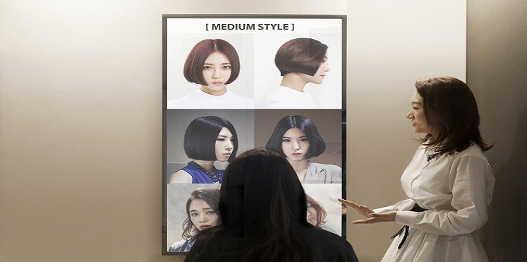 مرآة «سامسونغ» الذكية تدخل أول صالون تجميل في العالم (صور)