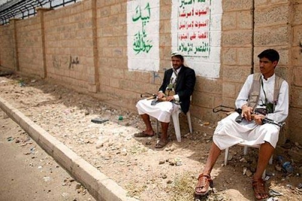 الحوثيون يعذبون عشرات المختطفين في سجن سرّي جنوب العاصمة صنعاء