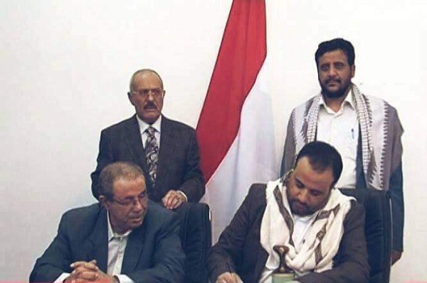 «صالح» يعلق مشاركة حزبه في حكومة الانقلابيين ويشترط على «الحوثيين» تسليم مؤسسات الدولة وسحب المندوبين