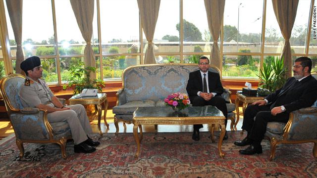 وزير إخواني يكشف تفاصيل «تعنيف» مرسي للسيسي