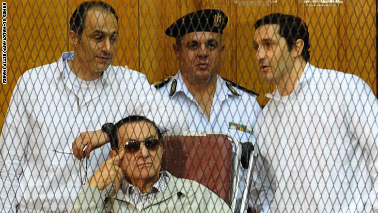 مصر: السجن المشدد 3 سنوات لمبارك و4 لنجليه بقضية القصور الرئاسية