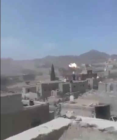 شاهد بالفيديو : لحظة قصف منزل مهدي مقولة احد اذرع صالح في سنحان بصنعاء