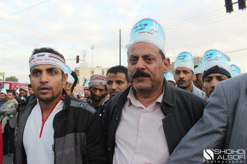 النائب أحمد سيف حاشد في مسيرة أمس الجمعة بصنعاء (تصوير: شهدي الص