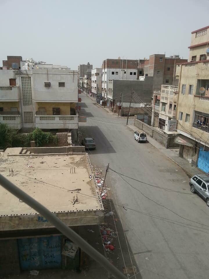 رسائل واتساب من الحوثيين تتسبب بموجة هروب ونزوح من أحياء مدينة الحديدة