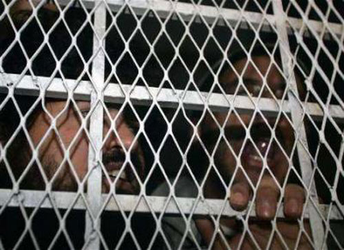 الحكومة اليمنية تنفذ مسحاً في السجون بحثاً عن معتقلين سياسيين