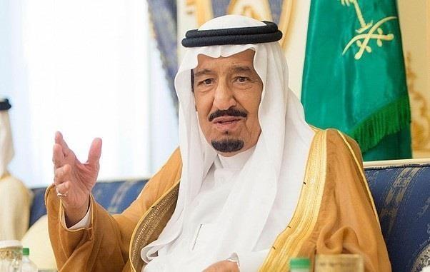 سعوديون ويمنيون يفاجئون «قائد الحزم سلمان» في عيد الأضحى المبارك