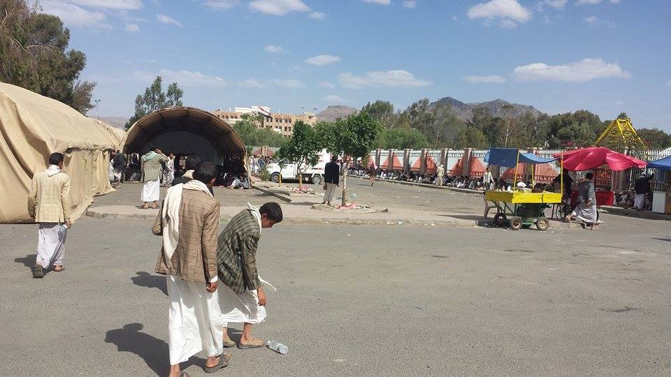 صورة لاعتصام الحوثيين بشارع المطار