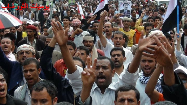 شباب الثورة يطالبون بمحاكمة صالح وأعوانه