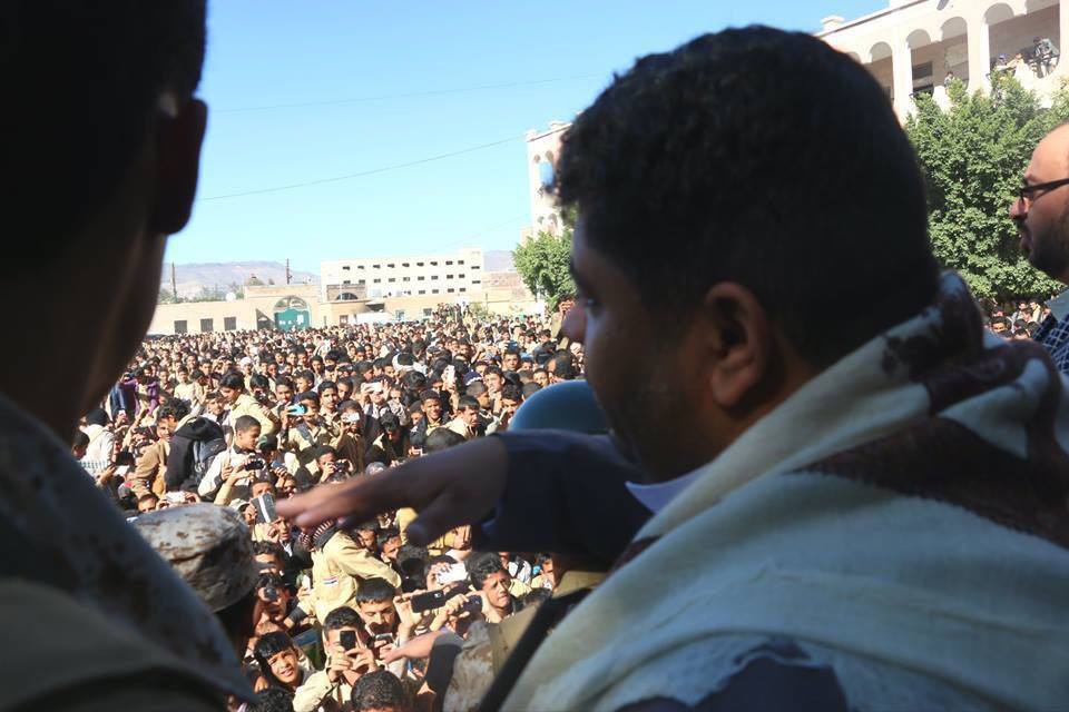 محمد علي الحوثي يقتحم مدارس في صنعاء لإجبار الطلاب على ترديد الص