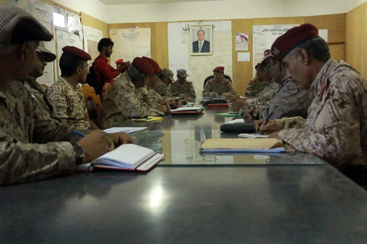 اللواء المقدشي يعقد اجتماعا برؤساء هيئات ودوائر وزارة الدفاع في 