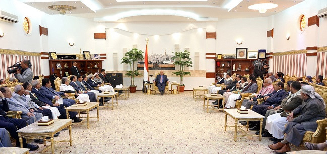 الرئيس هادي يستقبل عدد من مشايخ واعيان ونواب ومحافظي محافظات الح