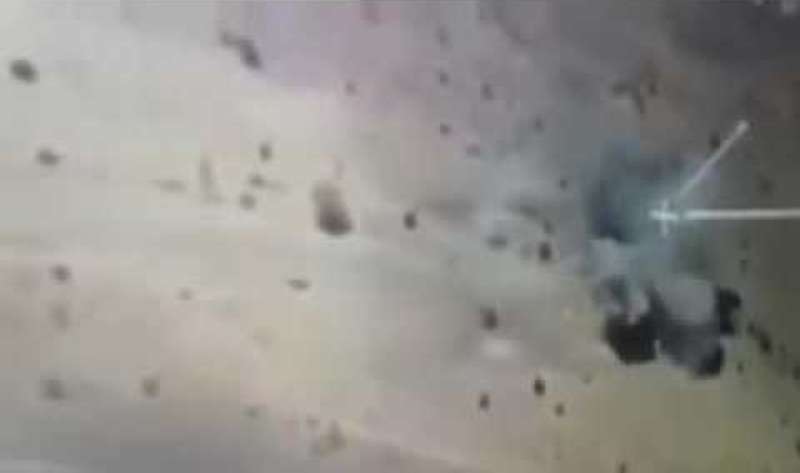 شاهد فيديو لحظة تدمير الطيران السعودي لمنصة إطلاق صواريخ للحوثيين على الحدود
