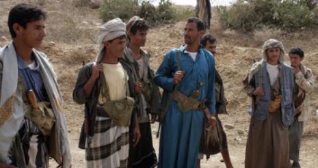 حوثيون يشرفون على عمليات فتح الطرق بعد توقف الحرب السادسة (أرشيف