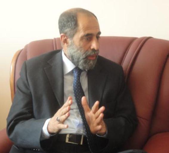 وزير الدولة حسن زيد يتساءل: لماذا هذا الانتقام من حميد الأحمر وليس من الرئيس السابق وأقاربه ؟
