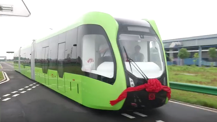 الصين تطلق أول قطار ذكي في العالم (فيديو)