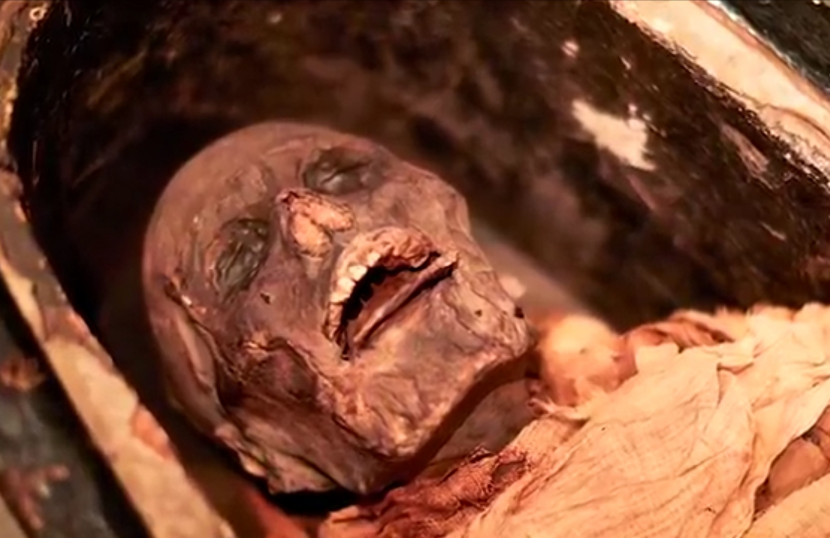 بالفيديو كاهن فرعوني محنط يتكلم بعد ثلاثة آلاف عام من وفاته