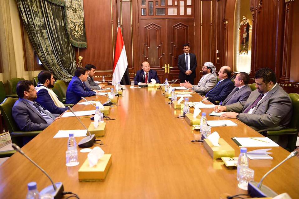 الرئيس هادي يناقش خطط لتحرير 6 محافظات من مليشيا الحوثي وصالح