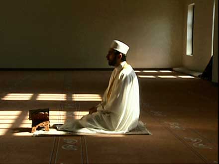 كيف كان يعيش الرسول (ص) العشر الأواخر من رمضان؟