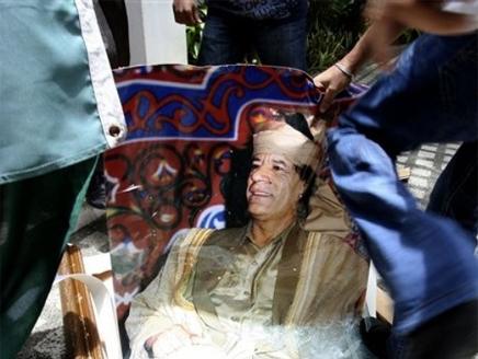 معمر القذافي: خرجت من طرابلس متخفياً ، ولم أحس بخطر