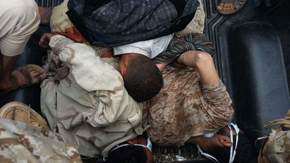 ‏اسرى من مليشيات الحوثي والمخلوع صالح في قبضه ابطال الجيش والمقا