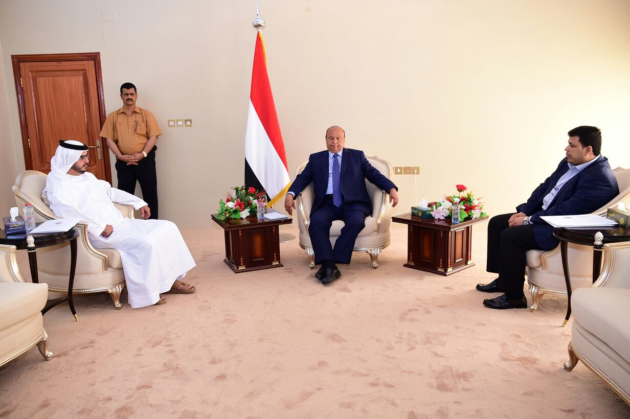 الرئيس هادي يستقبل المبعوث الإماراتي الخاص إلى اليمن ويشيد بدور الإمارات ضمن التحالف العربي