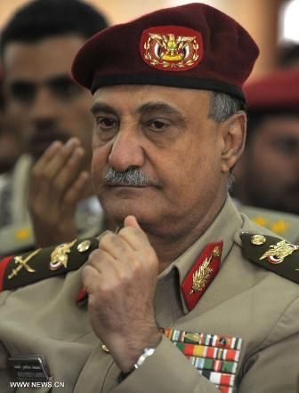 الحوثيون يرفضون طلب وزير الدفاع بإيقاف الحرب في عمران
