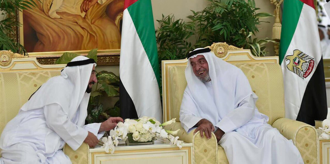خليفة بن زايد في ظهوراً نادر يستقبل حكام الامارات العربية المتحدة للمعايدة