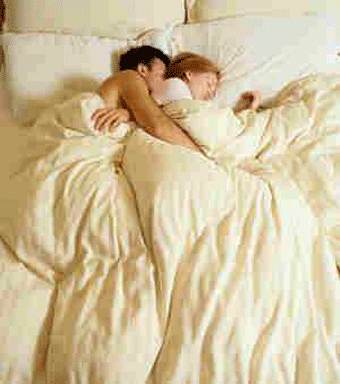 النوم مع الحبيب مفيد للصحة ومقوى للمناعة
