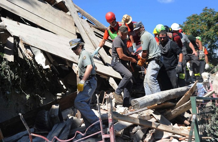 73 قتيلا على الأقل إثر زلزال قوي ضرب إيطاليا